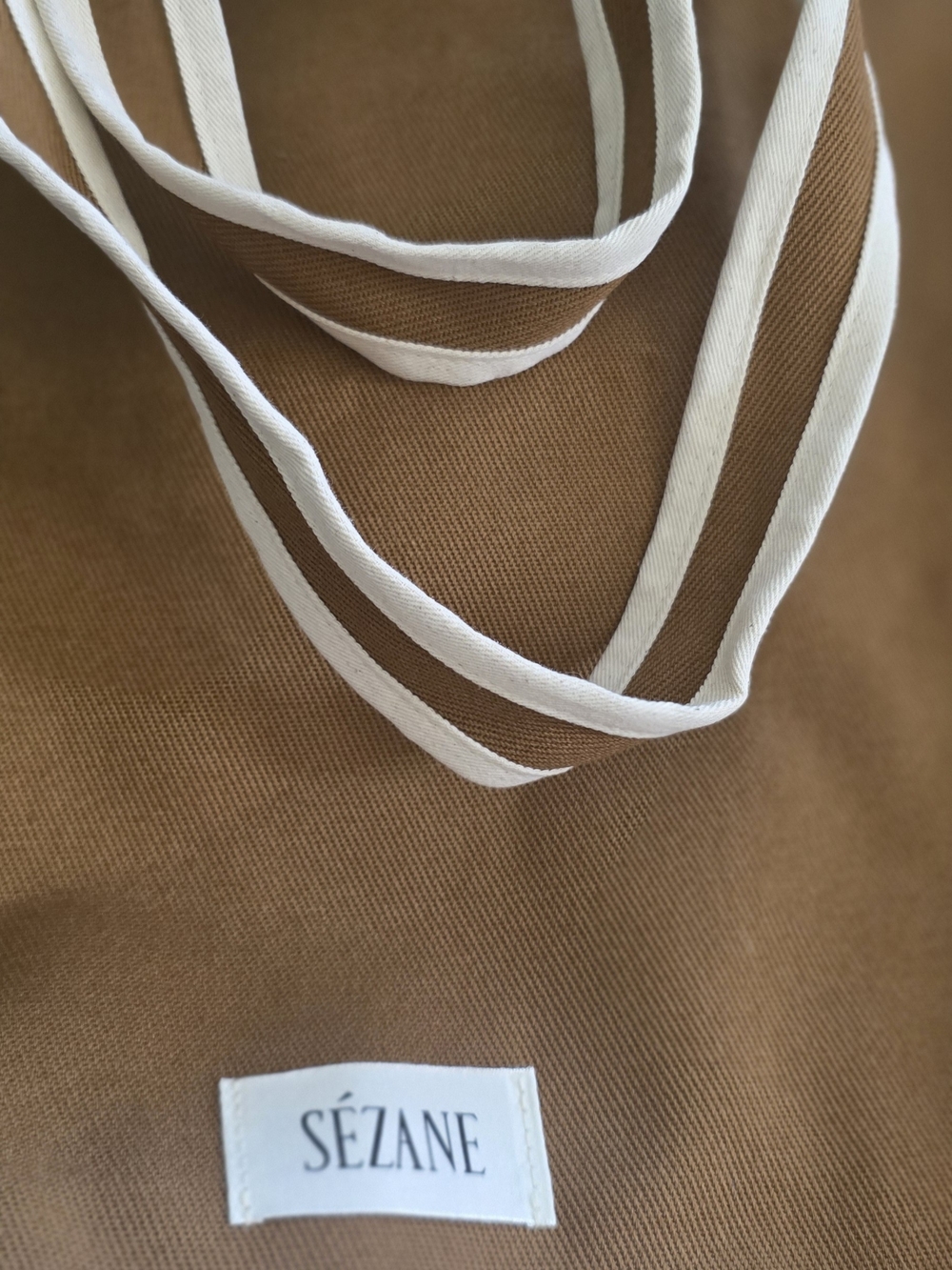 Sezane Brown Shoulder Bag with White Trim From LA NEW STORE. BRAND NEW
